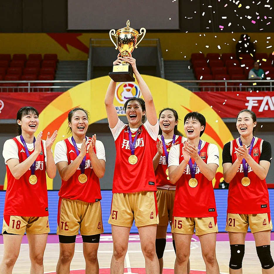 VAR ở V.League 2026–2026: Công nghệ đã lắp đặt, con mắt trọng tài vẫn đang tìm chuẩn mực