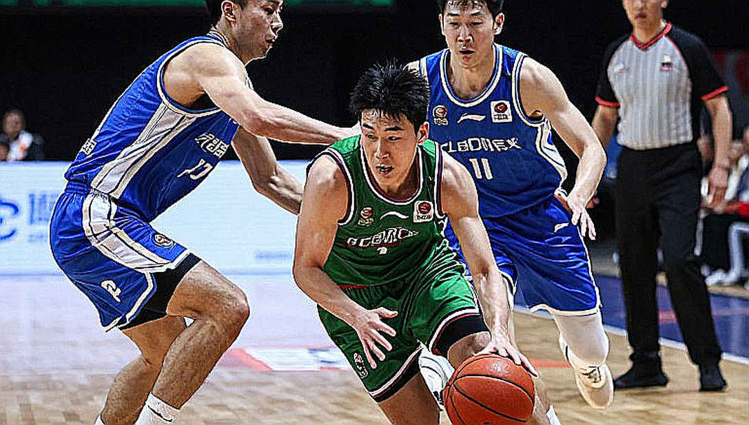Bivol – Smith ngày 12/12 tại Yekaterinburg: Bốn đai, một ca mổ và bài toán mang tên Beterbiev