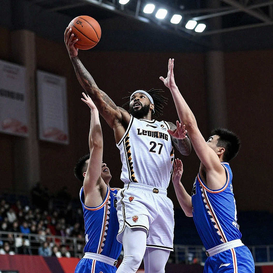 Ralph Scott và bài học về thời điểm: Khi chấn thương đầu gối định hình lại tương lai của Tennessee