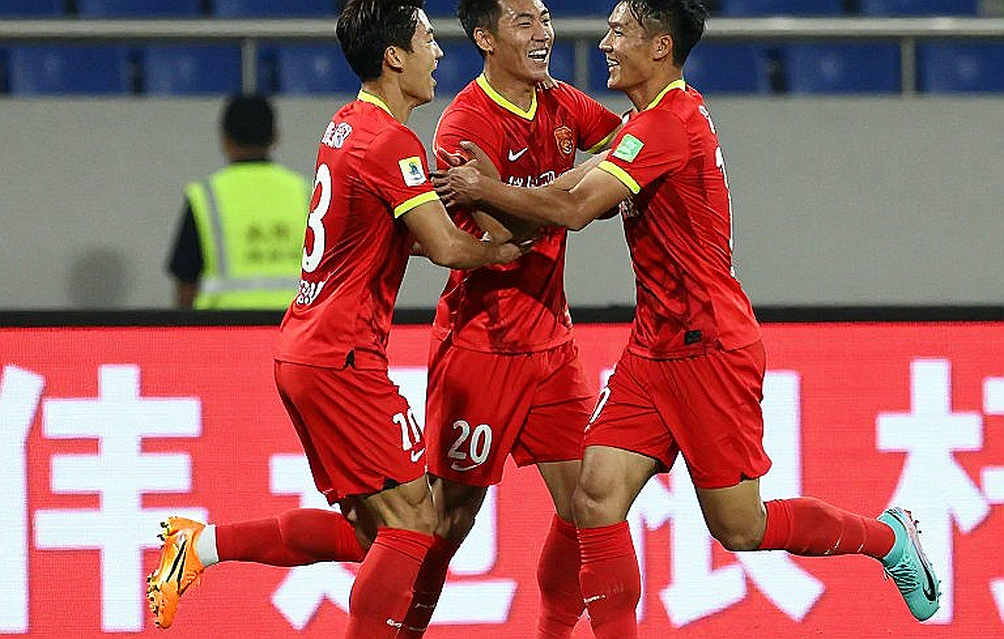 Trọng tài V.League 1 và VAR: Tính nhất quán là thứ công nghệ không mua được