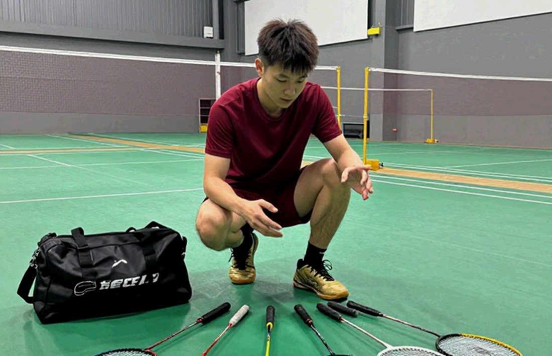 Nguyễn Tiến Minh đi tiếp ở Vietnam Open 2026, nhưng bài toán lớn nhất nằm ở chấn thương của Lê Đức Phát