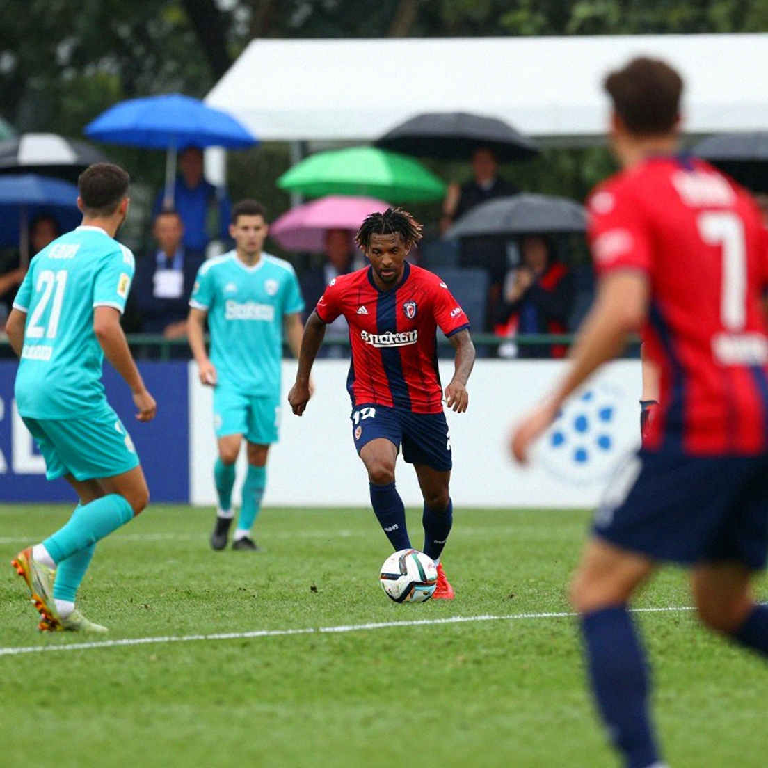 Kluivert rút lui khỏi đội tuyển Hà Lan: Xavi và bài kiểm tra thay người đầu tiên