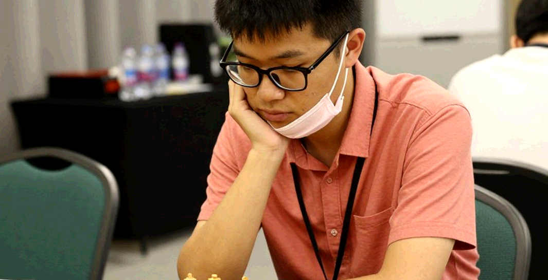 Tờ ghi chép ván cờ và ngoại giao: Hành trình của Sindarov từ World Cup đến ngôi vương Tờ ghi chép ván cờ và ngoại giao: Hành trình của Sindarov từ World Cup đến ngôi vương