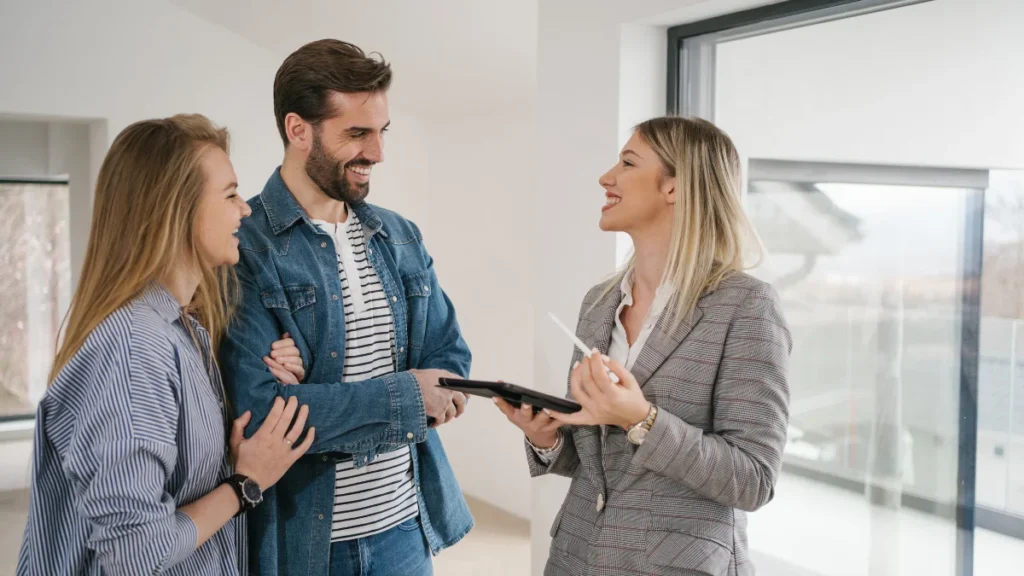 Only a Few Spots Left for This Estate Agent Internship (1)